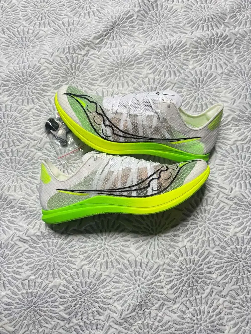 Saucony Terminal VT Mens Size 11.5 White Green Track & Field Spikes Shoes